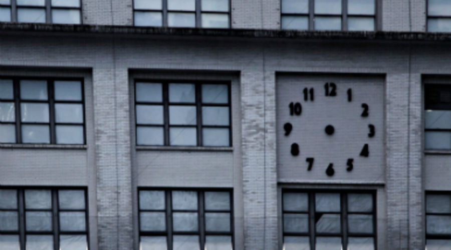 horloge-facade-uzaigaijin-flickrcc