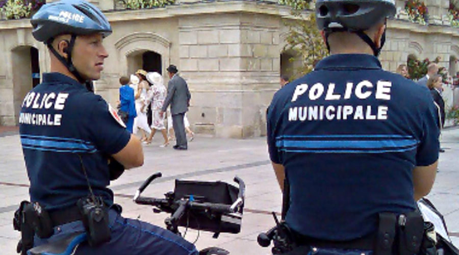 policiers-municipaux-velo-f-fdde-flickrcc